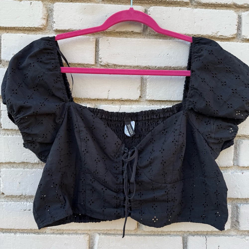 H&M Eyelet Lace Corset Front Sweetheart Neckline Top in Black - Size Large
